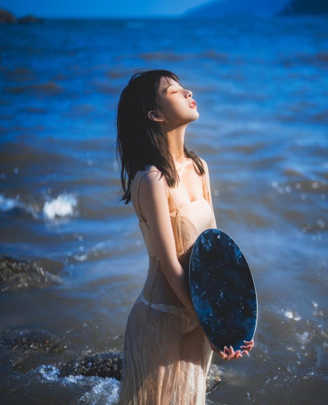 清青琴玖 – 来自浙江杭州的网红博主、Coser以及写真模特